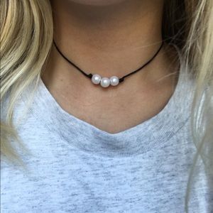 🌸VSCO pearl necklace🌸 1 for $5 or 2 for $8!